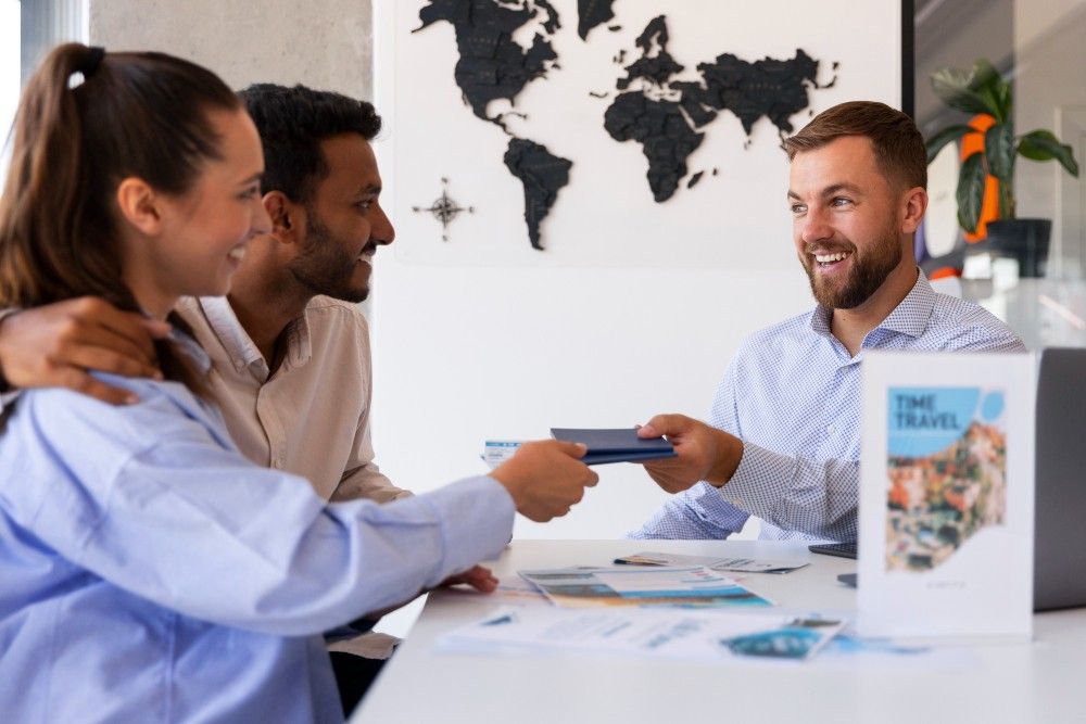Happy travelers using Traveldoor